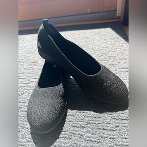 Skechers Women's Black Textured Flats